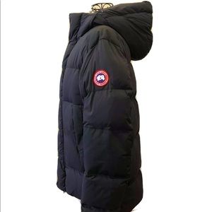 Canada goose men’s puffer coat original price 725$ barely worn